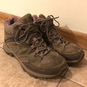 Merrell Hiking Boots 🥾
